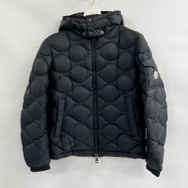 モンクレールのモランデレス ダウンジャケットの買取実績です。