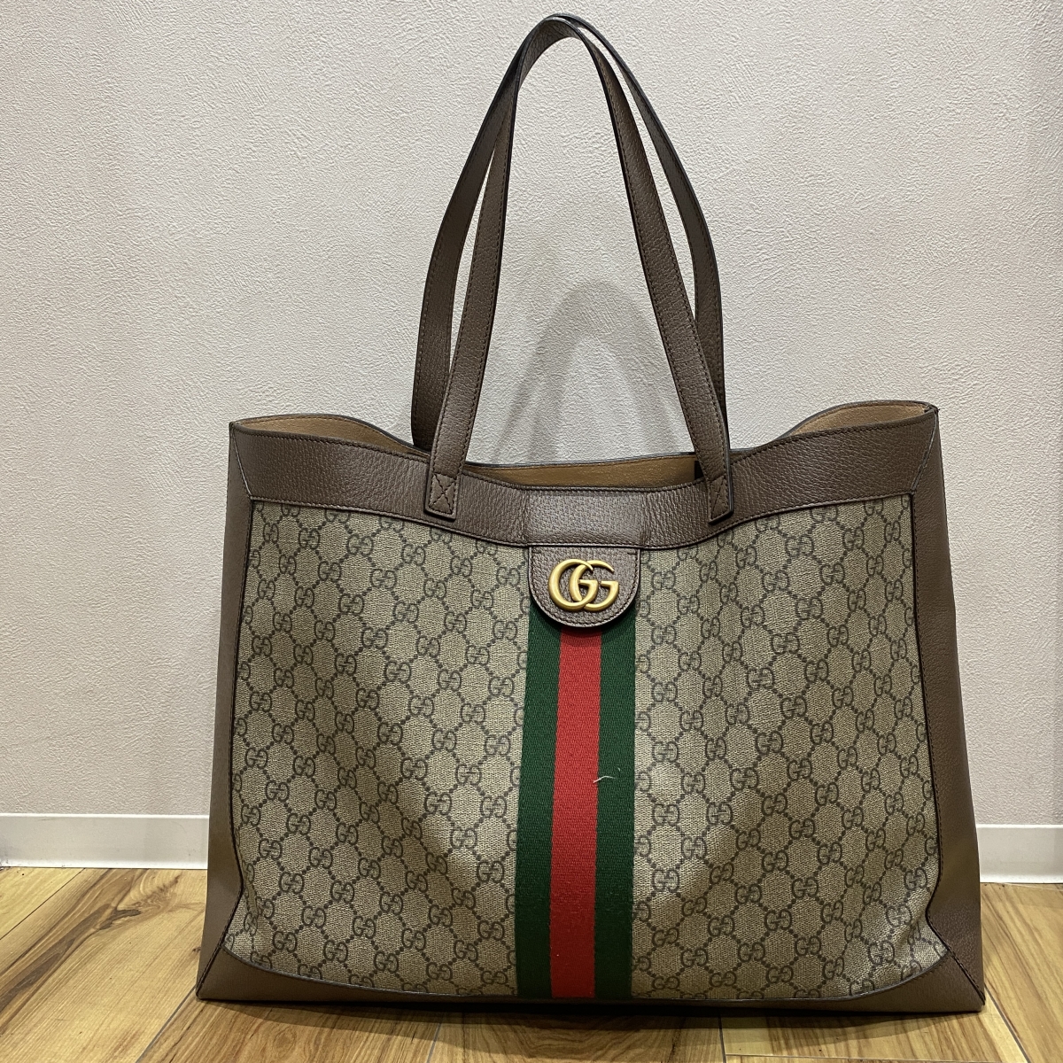 浜松でグッチ買取。GGスプリームオフディアのトートバッグ、547947を 