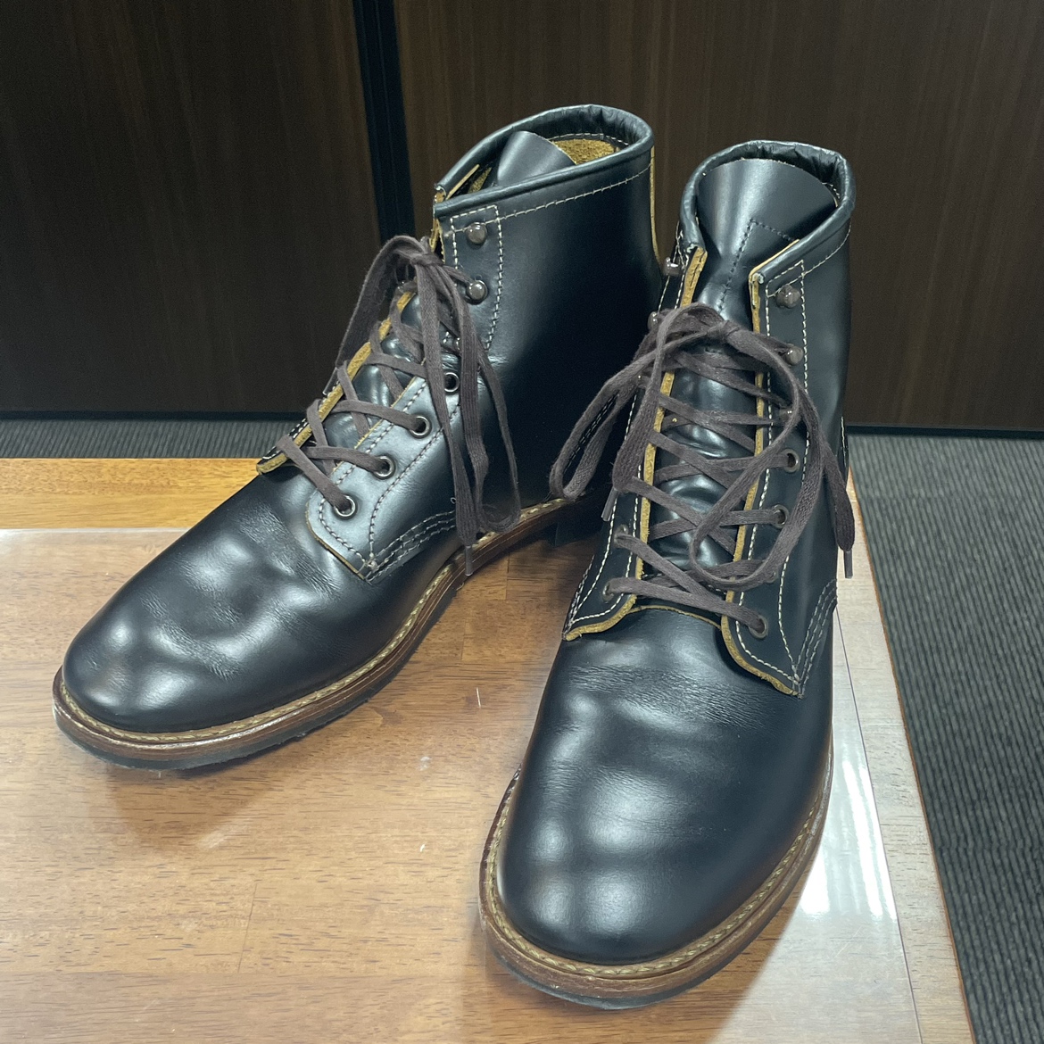 心斎橋店で、レッドウイングのベックマンフラットボックス、9060を買取