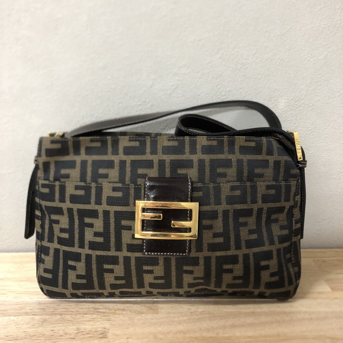 神戸三宮でフェンディを買取。ズッカ柄が特徴的なマンマバゲットを高価