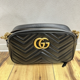 グッチのGGマーモント レザーチェーンショルダーバッグ 447621の買取実績です。