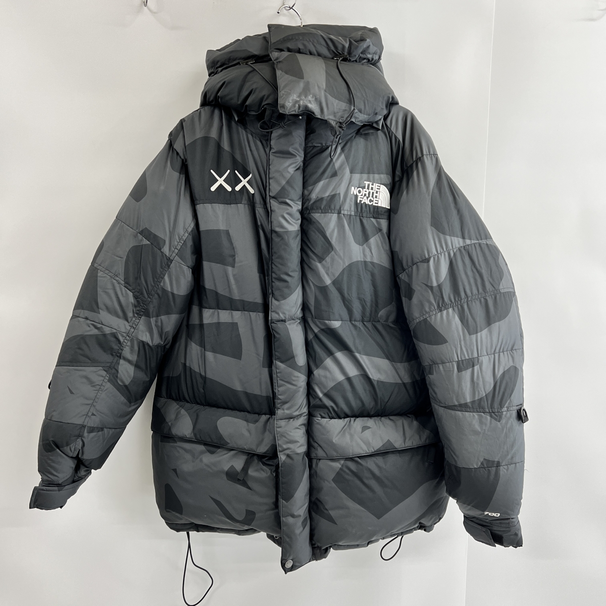 浜松入野店でノースフェイスのカウズコラボでヒマラヤンパーカーの