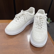 ルイヴィトン 1AAQSP 19年製 ホワイト ビバリーヒルズライン ローカットスニーカー 買取実績です。
