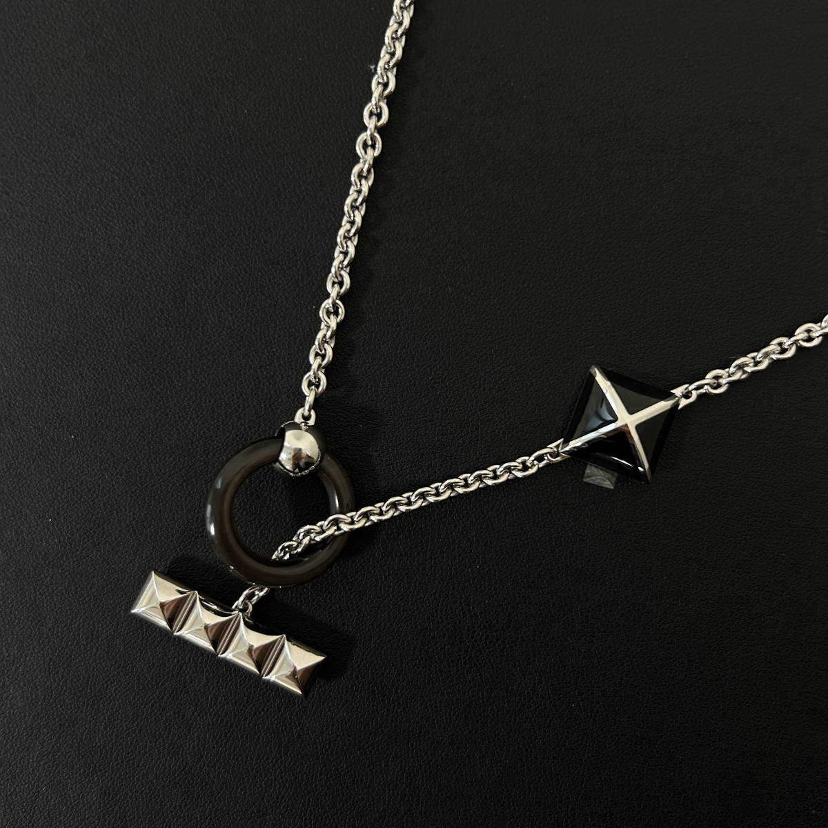 エルメスを心斎橋で買取。メドールXOというネックレス、H100009FP03を