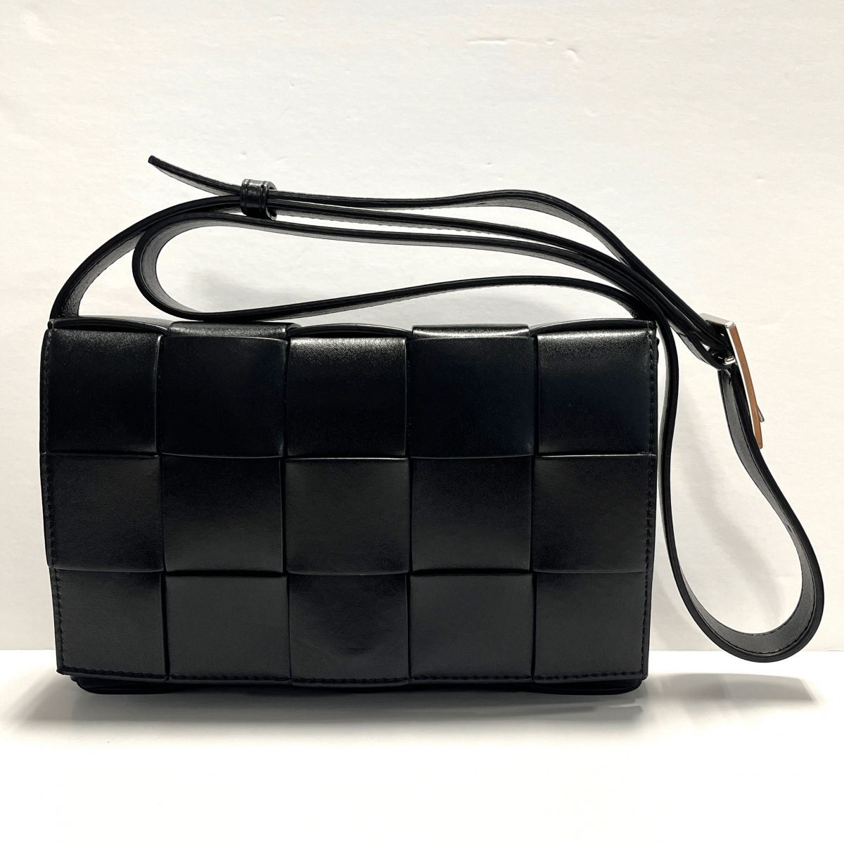 bottegaveneta-shoulder-bag-