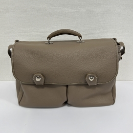 ル・ボナーのグレージュ シュランケンカーフ マエストロ ショルダーバッグの買取実績です。