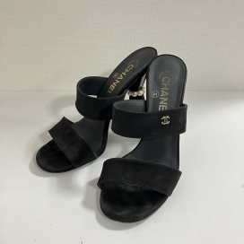 シャネルの24S G45685 B16509 ブラック パールツキ ヒールサンダルの買取実績です。