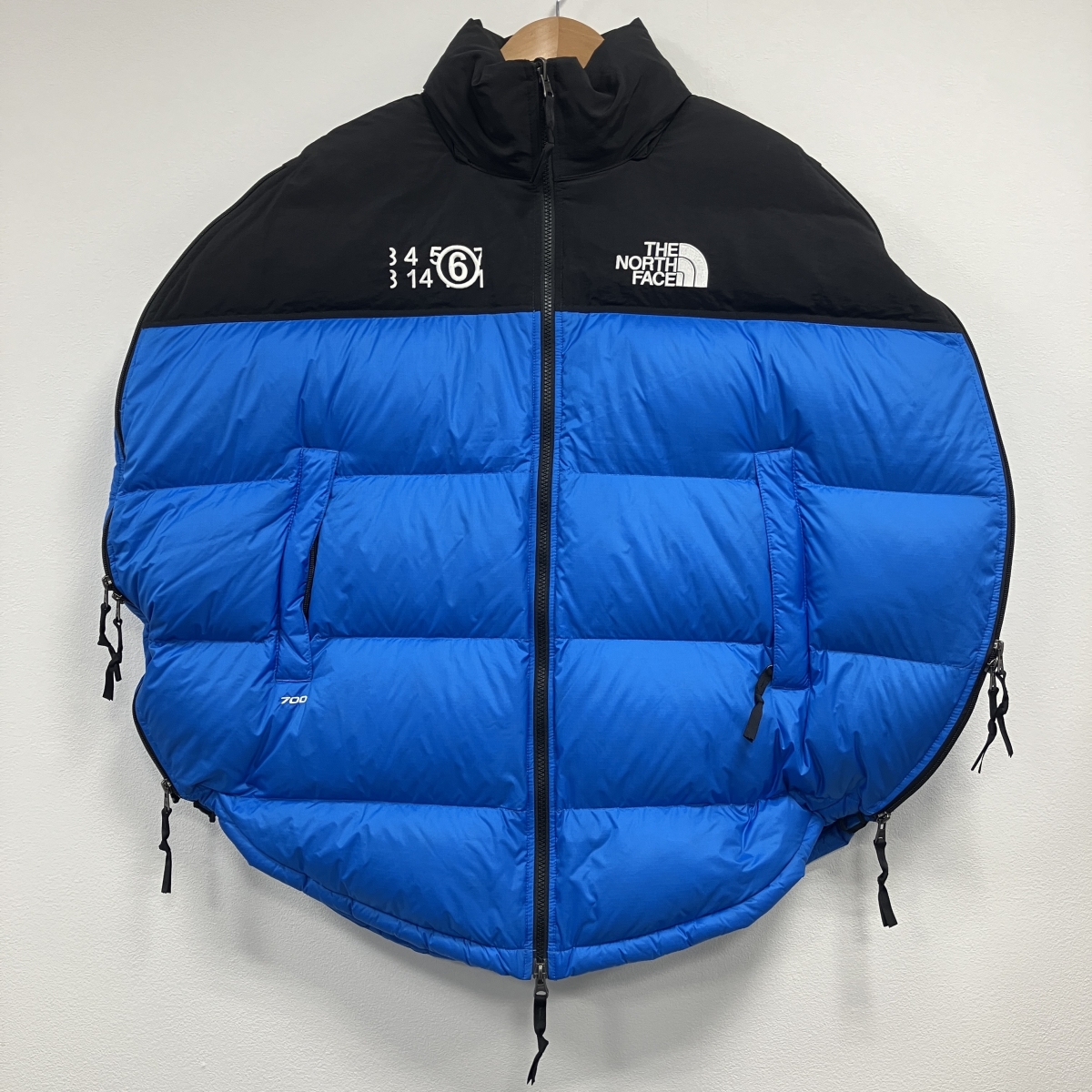 神戸三宮でノースフェイスを買取。20AWのMM6コラボモデル、サークル 