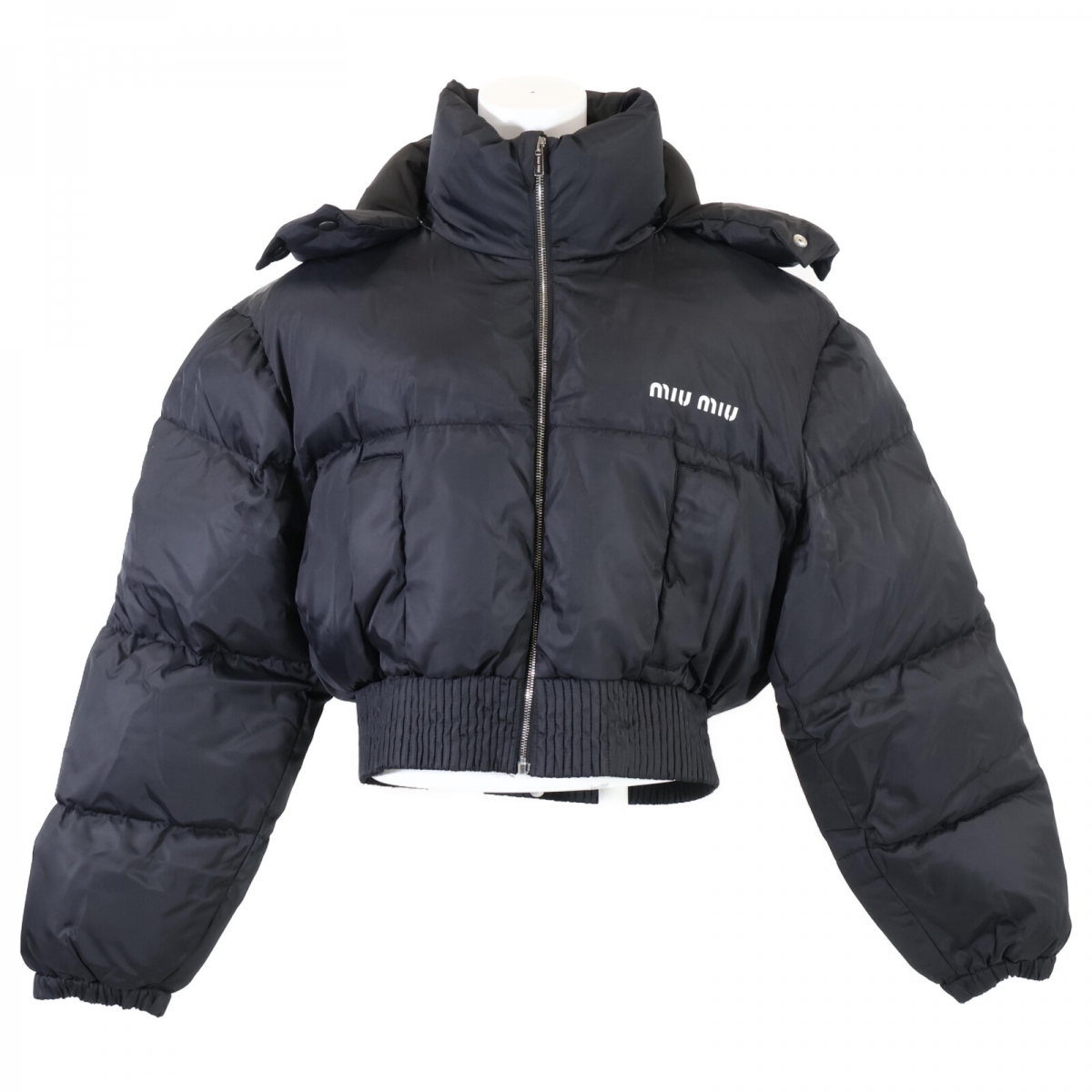 【訳あり】 M iumiu ブラックダウンジャケット 銀座でミュウミュウを買取。ブラックのクロップドダウンジャケット