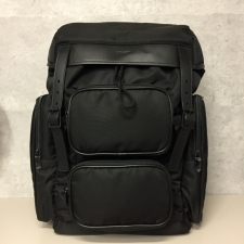 サンローラン ブラック 437710 リサイクルナイロン×レザー シティ マルチポケット バックパック 買取実績です。
