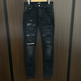 アミリの国内正規 ブラック プリーツバンダナ スキニーデニムの買取実績です。