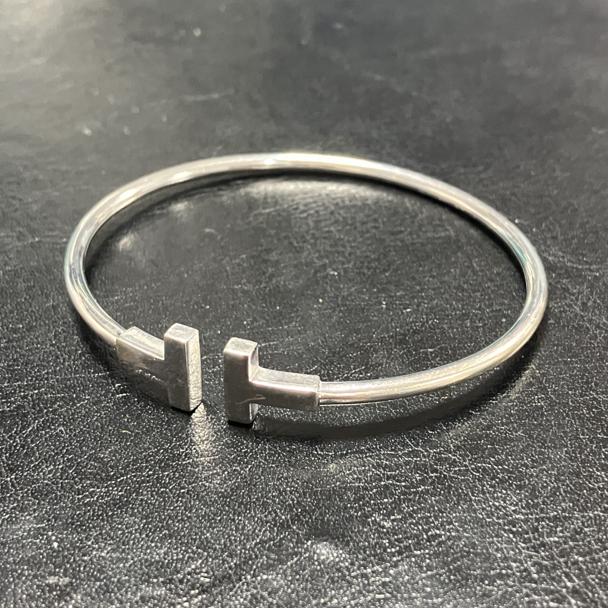 Tiffany＆Co. ナローワイヤー ブレスレット 750PG K18PG 心斎橋で