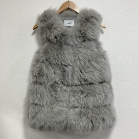 シェリエのグレー ファーステップ ジレコートの買取実績です。
