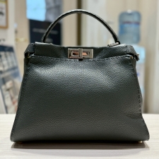 フェンディ 8BN290 ピーカブー ミディアム セレリア ハンドバッグ 買取実績です。