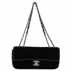 シャネルの10番台 マトラッセ ベロア ダブルチェーン ショルダーバッグの買取実績です。