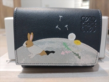 ロエベ スナフジタ トライフォールドウォレット 買取実績です。