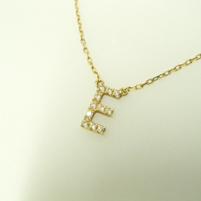 アーカー K18 0.05ct パヴェダイヤ イニシャルE ネックレス 買取実績です。