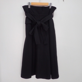 アドーアの19年製 531-9220906 黒 ウールWアムンゼンロングスカートの買取実績です。