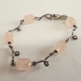 ティファニーのティファニー 925 ローズクォーツ ピンクストーン 5Pブレスの買取実績です。