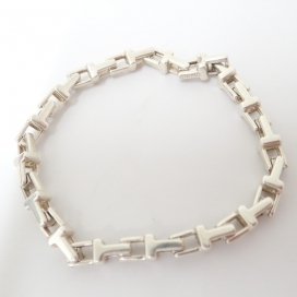 ティファニーのシルバー Tチェーンブレスレット スモールの買取実績です。