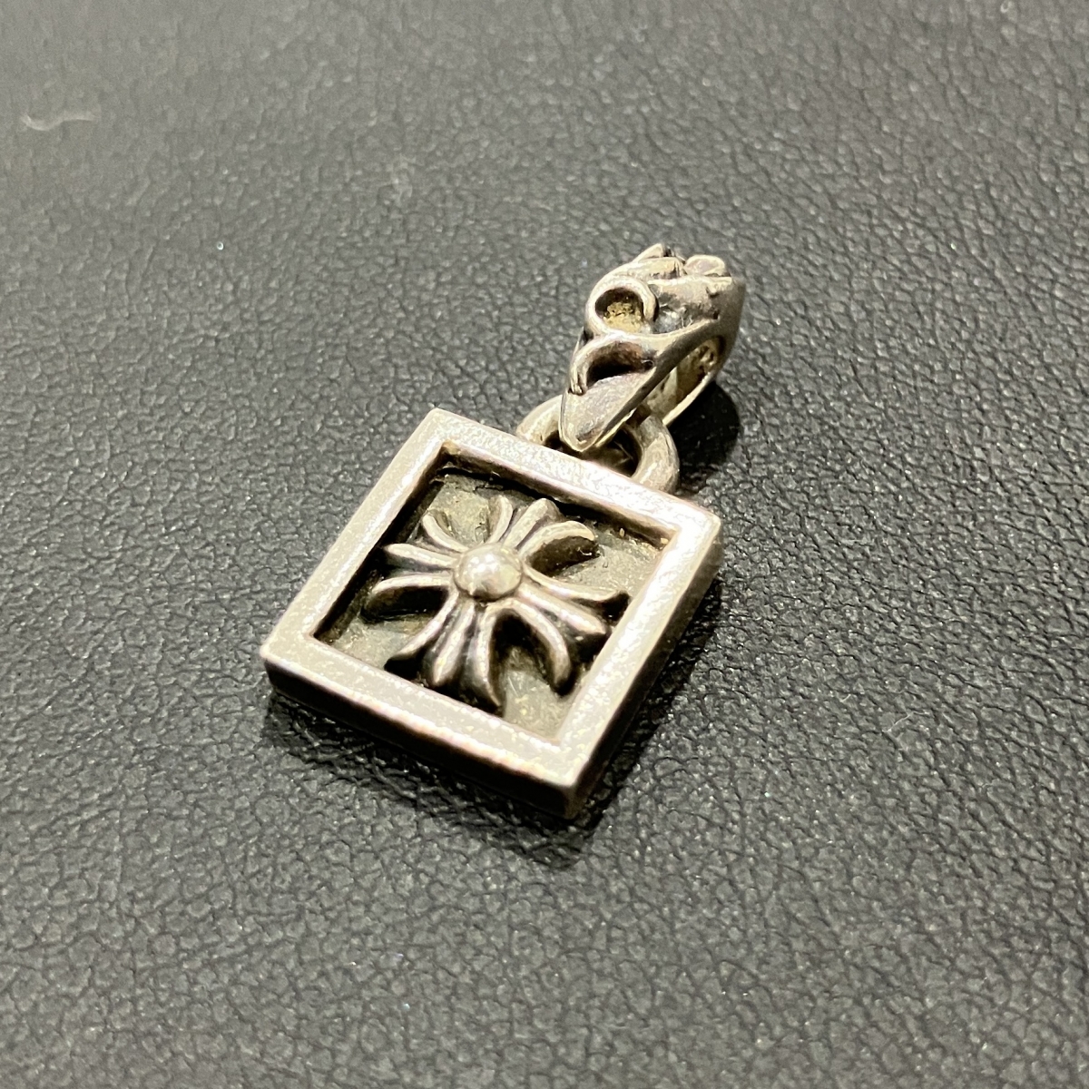 クロムハーツを浜松入野で買取。925素材を使用したフレームドCH