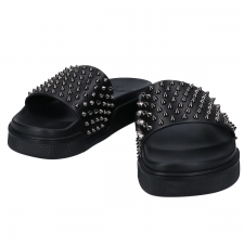 自由が丘でCHRISTIAN LOUBOUTINを買取。1201293 ブラック スタッズ サンダルを買取りました。状態は未使用に近い試着程度の品です。
