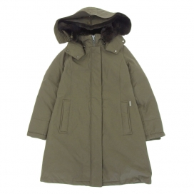 ウールリッチのカーキ1BOW BRIDGE インナーフードラビットファー付 ダウン コートの買取実績です。