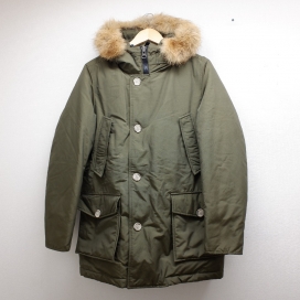 ウールリッチの正規 カーキ WOCPS2806D アークティック パーカー コート ダウン ジャケットの買取実績です。