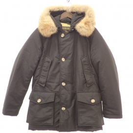 ウールリッチの正規 ブラック 1302045 アークティックパーカー ダウンの買取実績です。