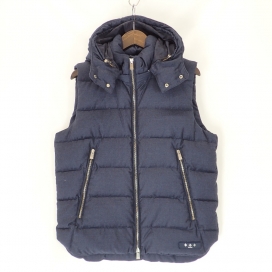 タトラスのMTA18A4299 ネイビー ダウンベストの買取実績です。