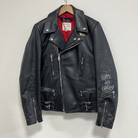 ルイスレザーのコムデギャルソンコラボ 青山限定 ライダースジャケット ライトニング KZ-J001の買取実績です。
