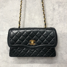 シャネル ブラック 1番台 ラムスキン マトラッセ シングルフラップ チェーンショルダーバッグ 買取実績です。