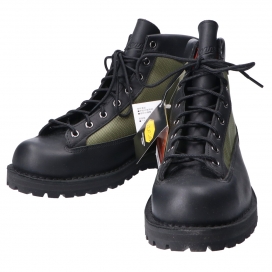 ダナーのD121033 FIELD EM-GTX フィールド ゴアテックス レザーブーツの買取実績です。