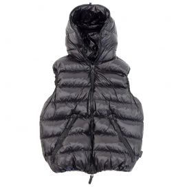 デュベティカの17-18AW オールブラック ARISTEO ダウンベストの買取実績です。