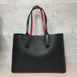 クリスチャンルブタンのブラック カーフレザー スパイクスタッズ カバタ スモール トートバッグの買取実績です。
