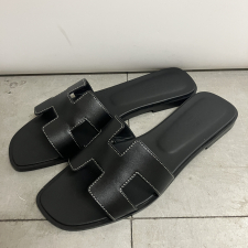 エルメス ブラックカラーのオラン、フラットサンダル、H021056Z 買取実績です。