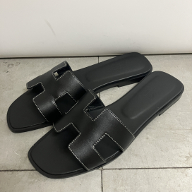 エルメスのブラックカラーのオラン、フラットサンダル、H021056Zの買取実績です。