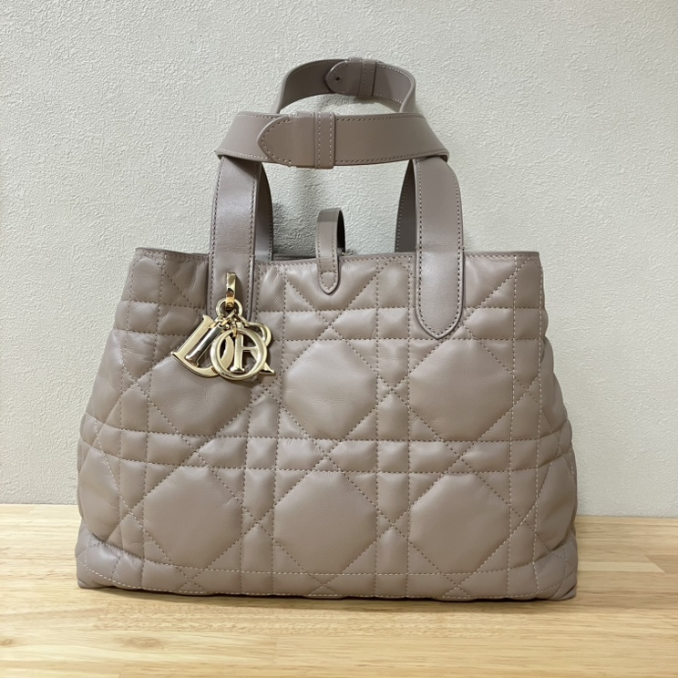 ディオールを神戸三宮で買取。カーフスキンのマクロカナージュ