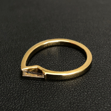 ベルシオラ K18YG 2.8g バゲットカットダイヤモンド 0.12Ct デザインリング 買取実績です。