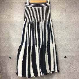 シーエフシーエルの2024SS ブラック×ホワイト CF007KG060 CASCADES TIERED SKIRTの買取実績です。