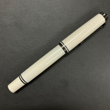 ペリカン ウォームグレーカラー スーベレーン ペン先14C-585 万年筆 M670 買取実績です。