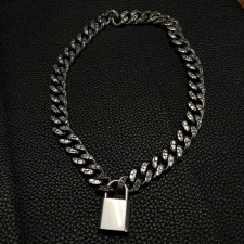 セリーヌ シルバー セーズ パドロック ネックレス 買取実績です。