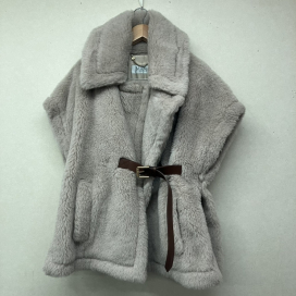 マックスマーラのベージュ テディベア ケープ 24247363026の買取実績です。