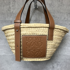 ロエベのパームリーフ＆カーフ スモール バスケットバッグの買取実績です。
