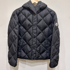 モンクレール 22年 ARVOUIN キルティング ダウンジャケット 買取実績です。