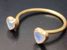 マリーエレーヌドゥタイヤック 22K 0.61ct レインボームーンストーン デュエットリング 買取実績です。