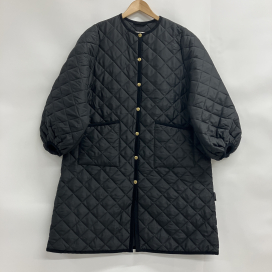 トラディショナルウェザーウェアのブラック アークリー パフスリーブ ロング キルティングコート L242APQCO0440AAの買取実績です。