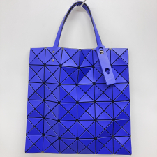 バオバオイッセイミヤケ ブルー ルーセント マット バッグ BB01-AG673 買取実績です。