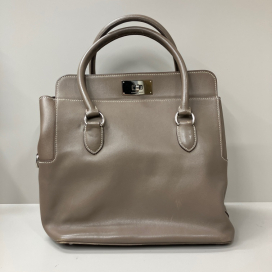 エルメスのスイフトレザー 2WAYハンドバッグ ツールボックス26の買取実績です。