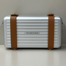 リモワのショルダーバッグモデル パーソナルクロスボディバッグの買取実績です。